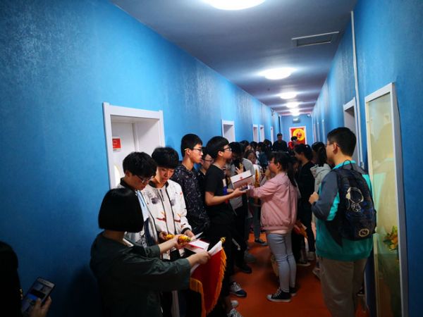 開設(shè)播音與主持藝術(shù)專業(yè)有哪些學校？